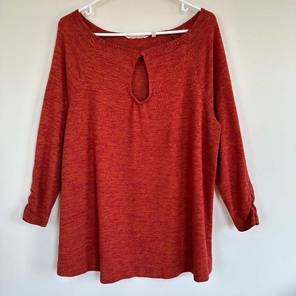 Soft Surrounding Keyhole Neck Rusched 3/4 Sleeves Tunic Top